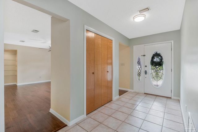 2221 Oxford Dr, Pensacola, FL 32503