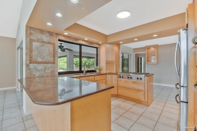 2221 Oxford Dr, Pensacola, FL 32503