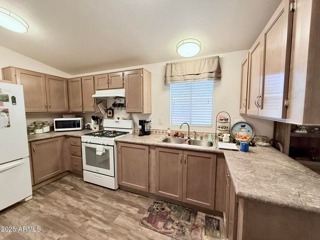 16005 N 32ND Street 9, Phoenix, AZ 85032