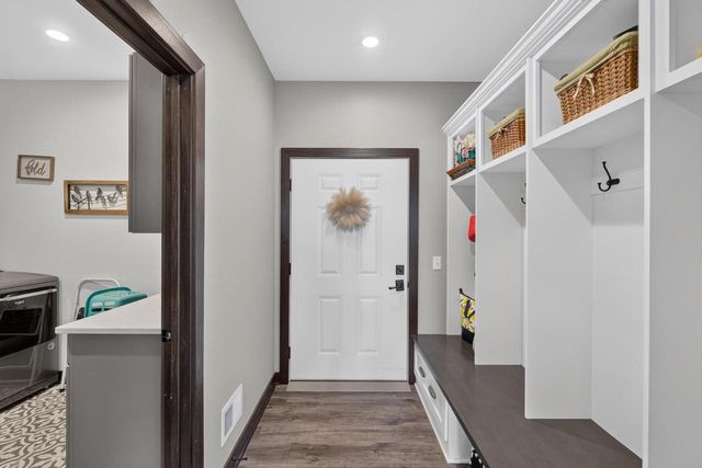 1852 Hunters TRAIL, West Bend, WI 53090