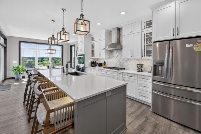 1852 Hunters TRAIL, West Bend, WI 53090