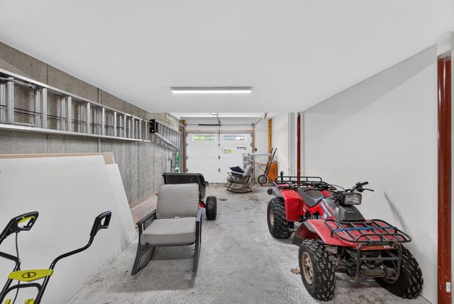 1852 Hunters TRAIL, West Bend, WI 53090