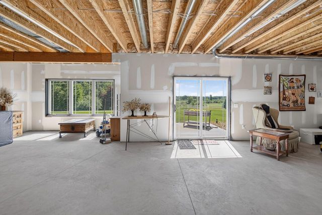 1852 Hunters TRAIL, West Bend, WI 53090