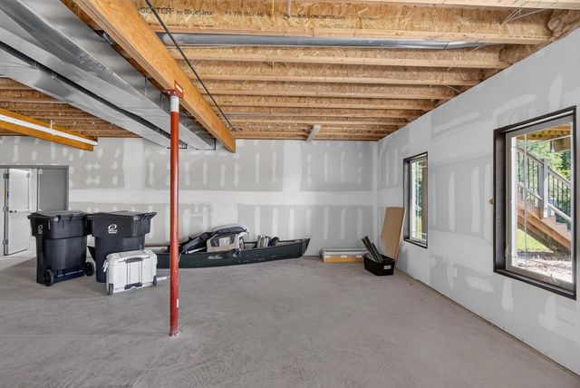 1852 Hunters TRAIL, West Bend, WI 53090