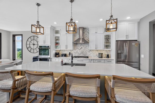 1852 Hunters TRAIL, West Bend, WI 53090