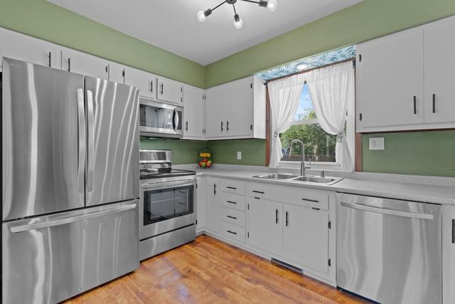 611 OAK STREET, Kimberly, WI 54136