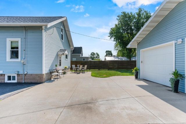 611 OAK STREET, Kimberly, WI 54136