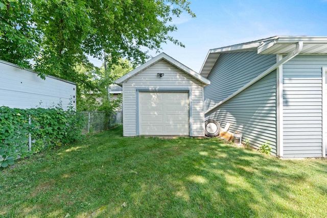 611 OAK STREET, Kimberly, WI 54136
