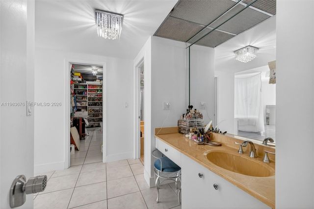 20281 E Country Club Dr 608, Aventura, FL 33180
