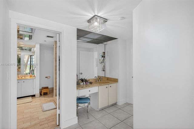 20281 E Country Club Dr 608, Aventura, FL 33180
