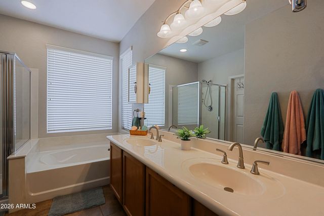 39521 N LAUREL VALLEY Court, Anthem, AZ 85086