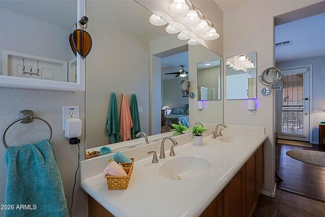 39521 N LAUREL VALLEY Court, Anthem, AZ 85086