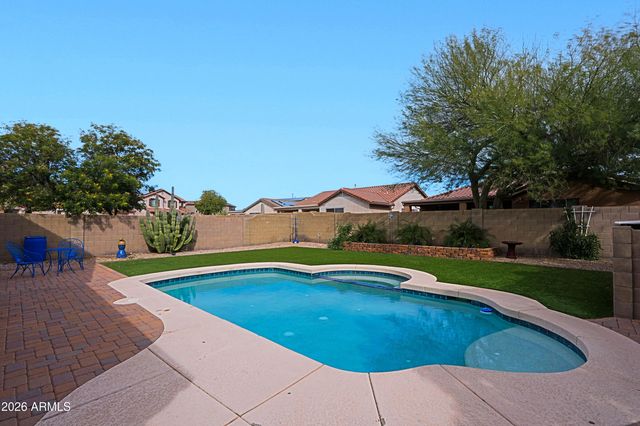 39521 N LAUREL VALLEY Court, Anthem, AZ 85086