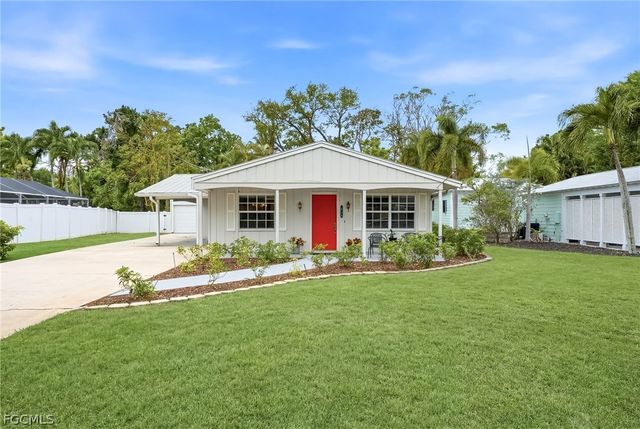 2924 Gladiola ST, Fort Myers, FL 33901