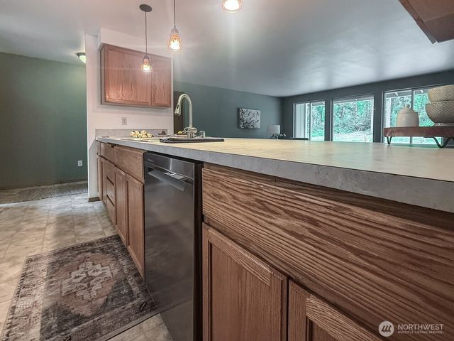 8910 Hunter Point Road NW, Olympia, WA 98502