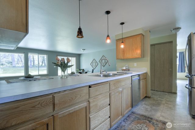 8910 Hunter Point Road NW, Olympia, WA 98502