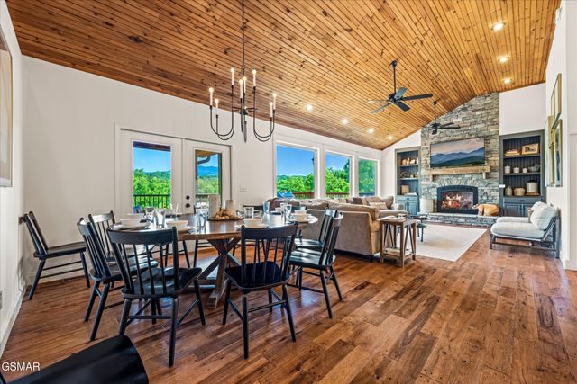 1932 Bales Way, Sevierville, TN 37876