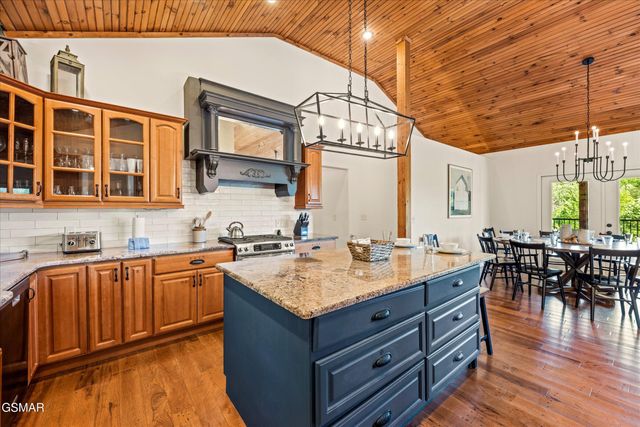1932 Bales Way, Sevierville, TN 37876