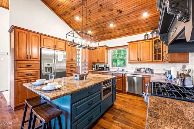 1932 Bales Way, Sevierville, TN 37876