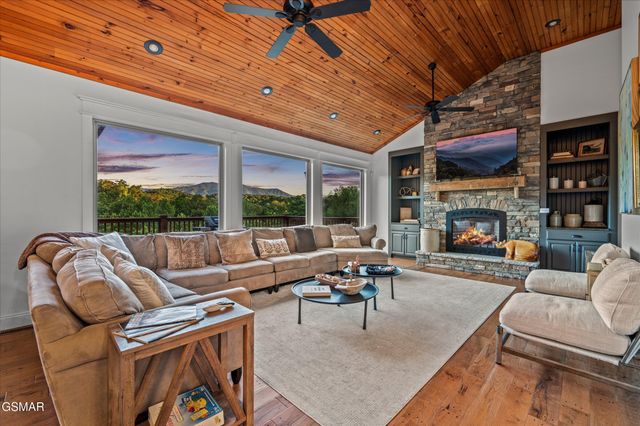 1932 Bales Way, Sevierville, TN 37876