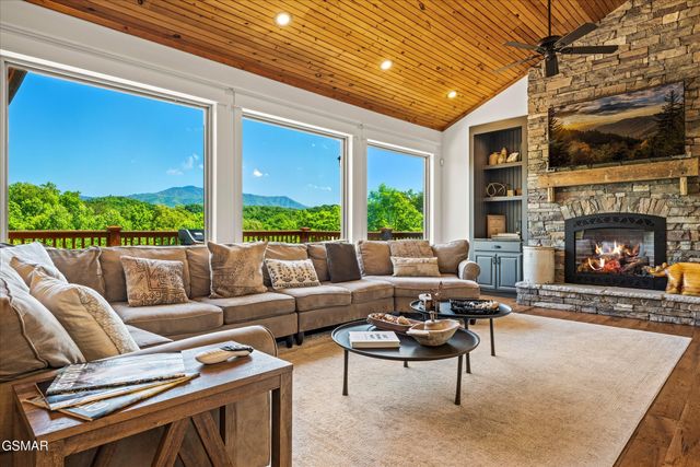1932 Bales Way, Sevierville, TN 37876