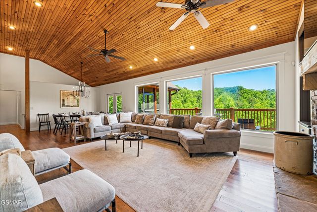 1932 Bales Way, Sevierville, TN 37876