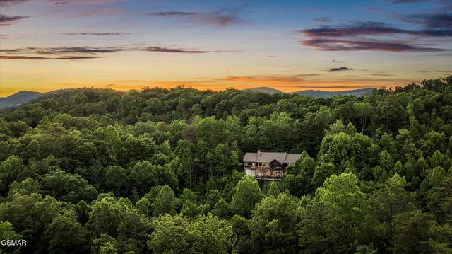 1932 Bales Way, Sevierville, TN 37876