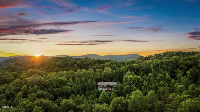 1932 Bales Way, Sevierville, TN 37876