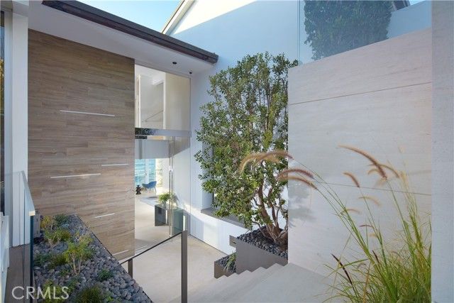 14 Lagunita Drive, Laguna Beach, CA 92651