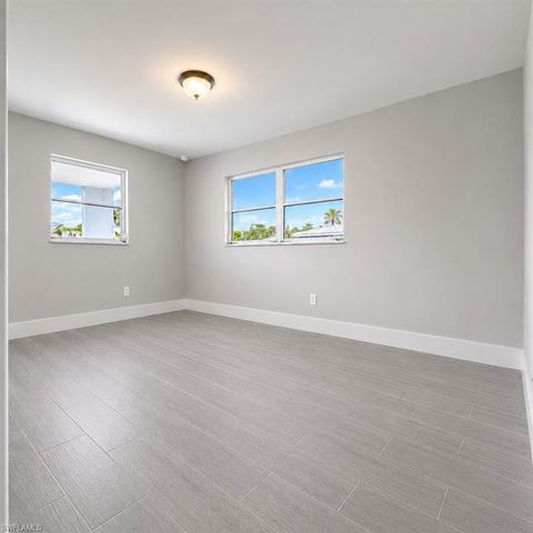 800 Willow DR, Lehigh Acres, FL 33936