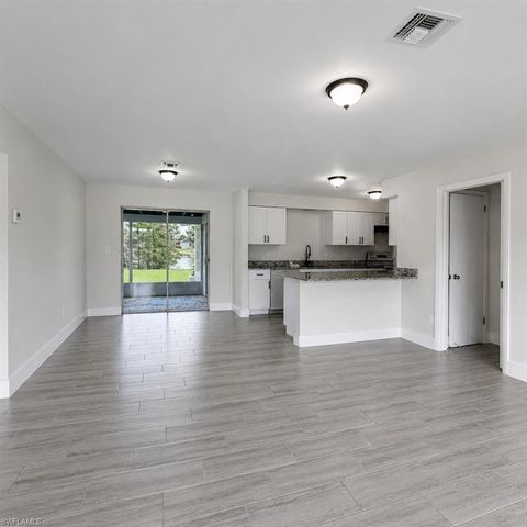 800 Willow DR, Lehigh Acres, FL 33936