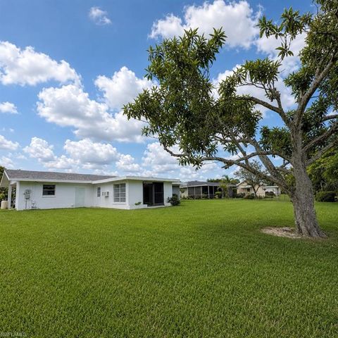 800 Willow DR, Lehigh Acres, FL 33936