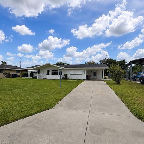 800 Willow DR, Lehigh Acres, FL 33936