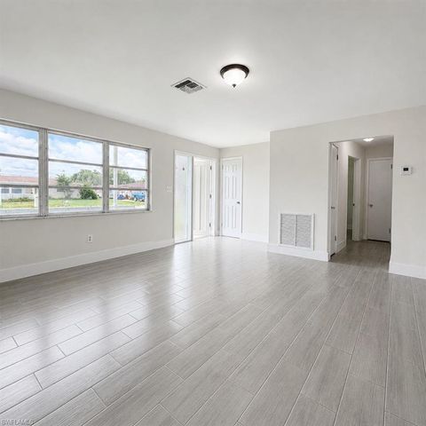 800 Willow DR, Lehigh Acres, FL 33936