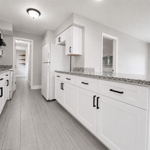 800 Willow DR, Lehigh Acres, FL 33936