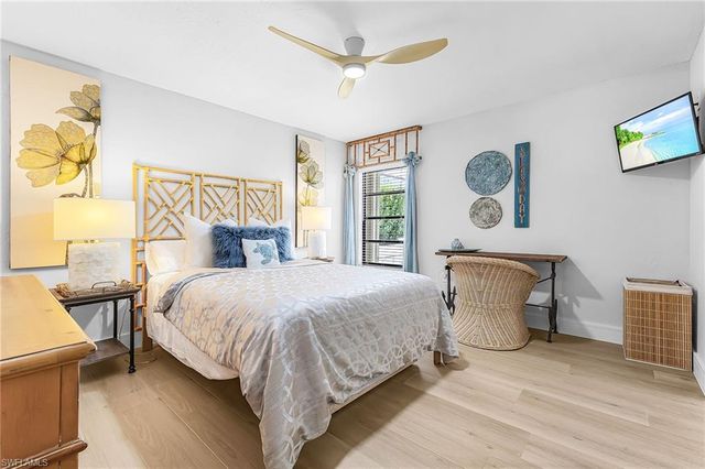 663 110th AVE N, Naples, FL 34108