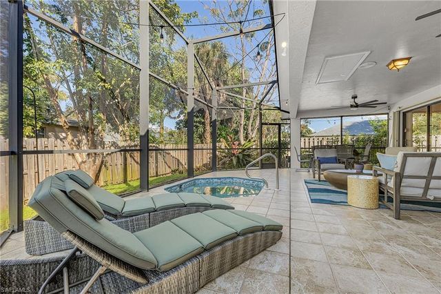 663 110th AVE N, Naples, FL 34108