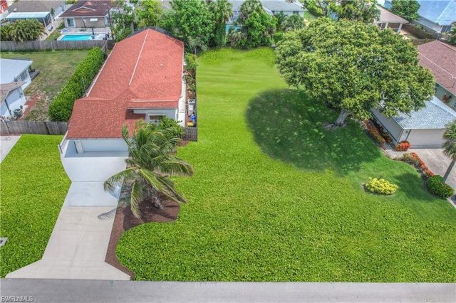 663 110th AVE N, Naples, FL 34108