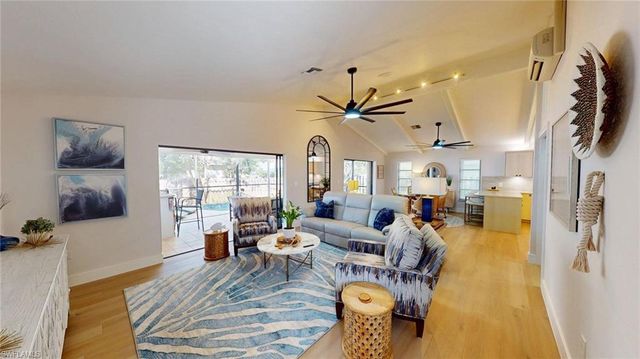 663 110th AVE N, Naples, FL 34108