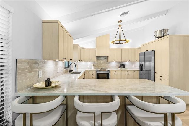 663 110th AVE N, Naples, FL 34108