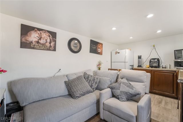 5547 Mountain Vista Street, Las Vegas, NV 89120