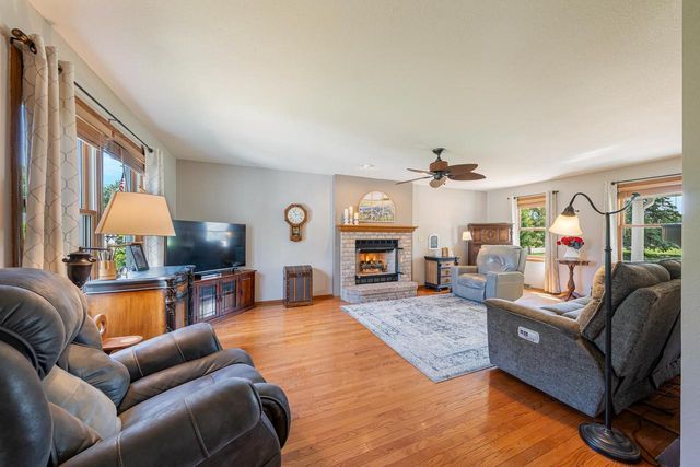 W6108 LONG COURT, Appleton, WI 54914