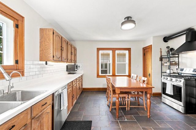 527 S 7th AVENUE, West Bend, WI 53095