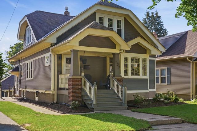 527 S 7th AVENUE, West Bend, WI 53095