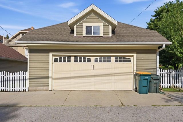 527 S 7th AVENUE, West Bend, WI 53095