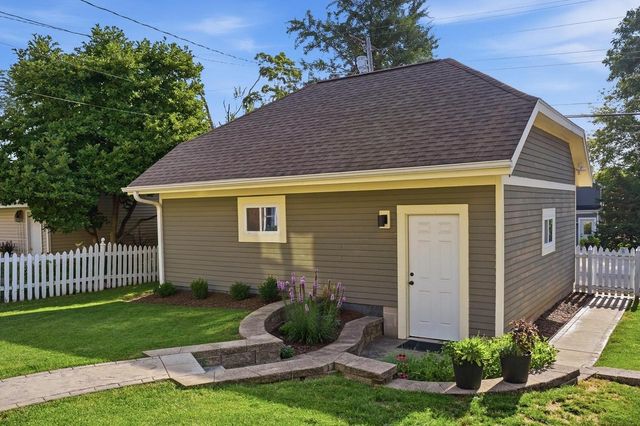 527 S 7th AVENUE, West Bend, WI 53095