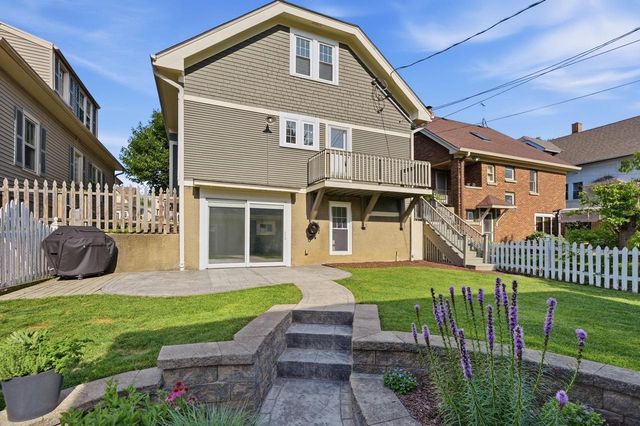 527 S 7th AVENUE, West Bend, WI 53095