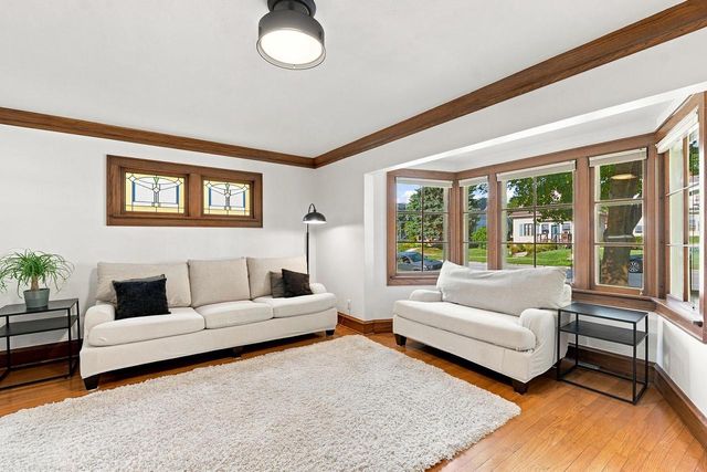 527 S 7th AVENUE, West Bend, WI 53095