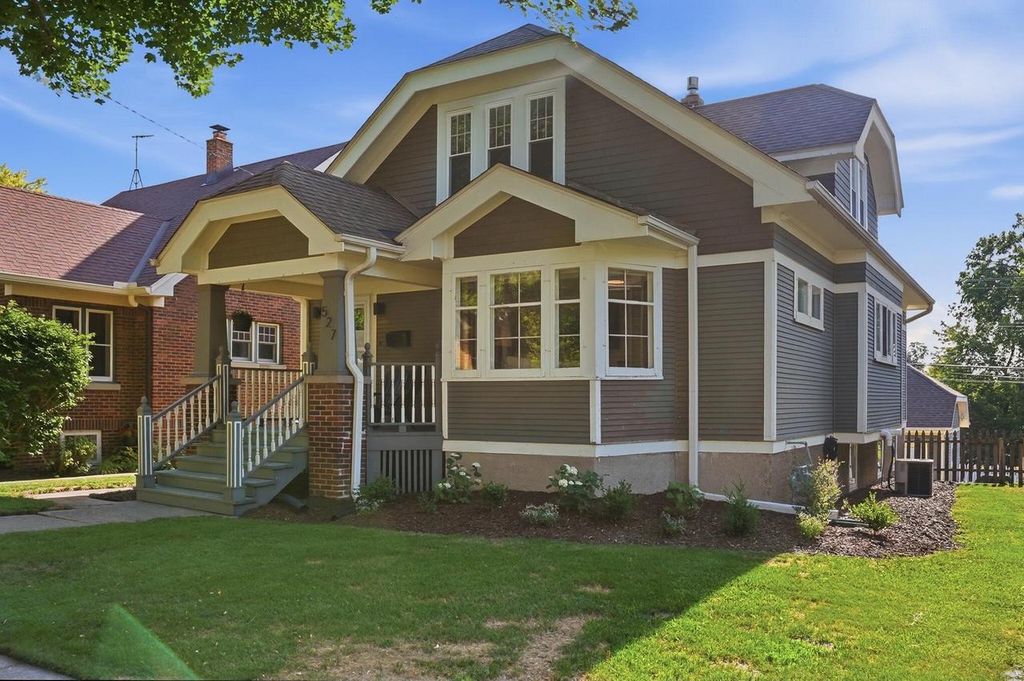 527 S 7th AVENUE, West Bend, WI 53095