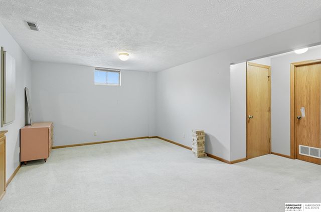 1130 N 153rd Avenue, Omaha, NE 68154